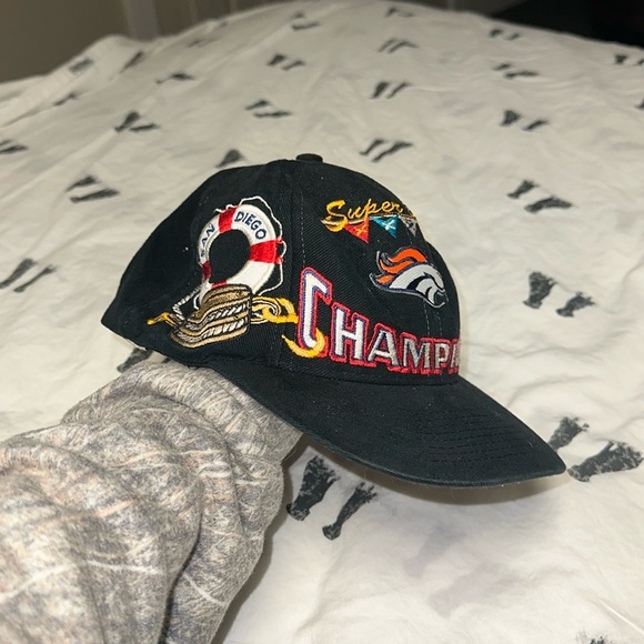 SUPER RARE Vintage NFL Super Bowl XXXII Denver Broncos Patch Hat